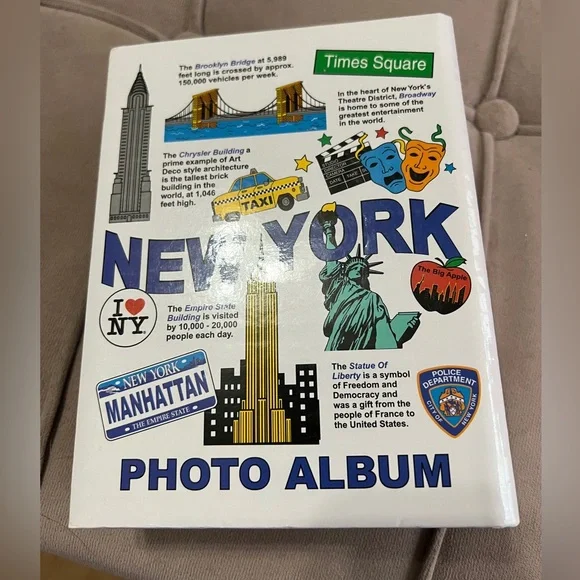 New York Themed Photo Album - White - Picture 2 of 4